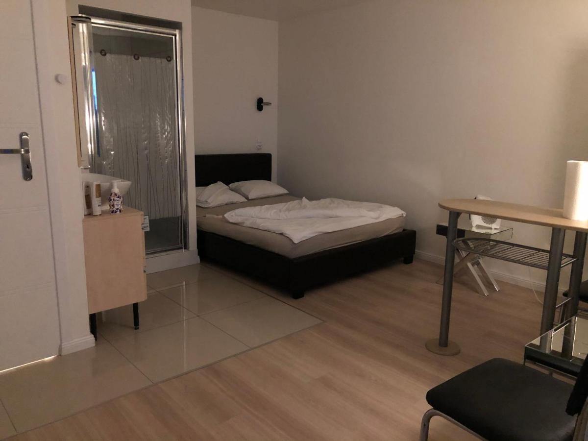 Mini Studio A Bed4U Late Check In Lublin Ngoại thất bức ảnh
